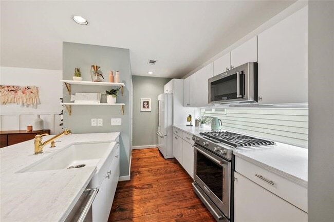 Building Photo - 6140 Grand Blvd