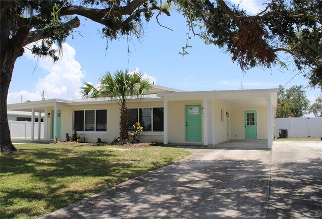 Building Photo - 6013 Fortune Pl