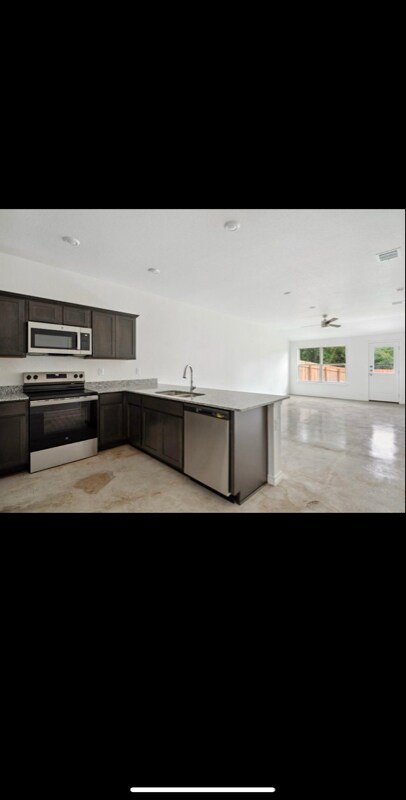 Building Photo - 1289 Lehmann Dr