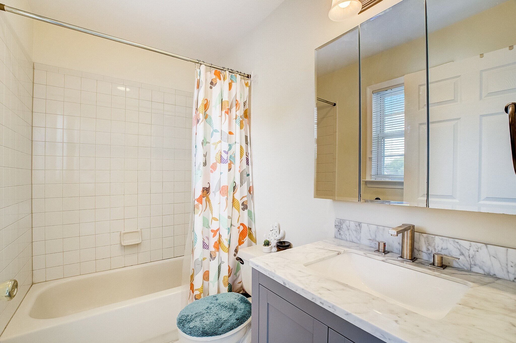 2nd full bath in 2nd Bedroom - 16 Castle Dr