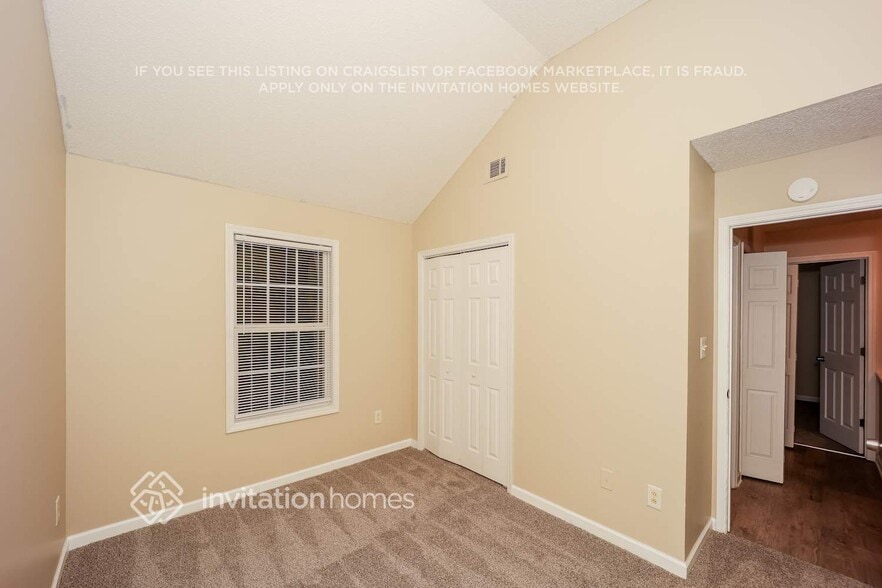 Building Photo - 220 Brookwood Cove