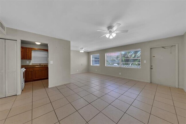 Building Photo - 2201 NE 36th St