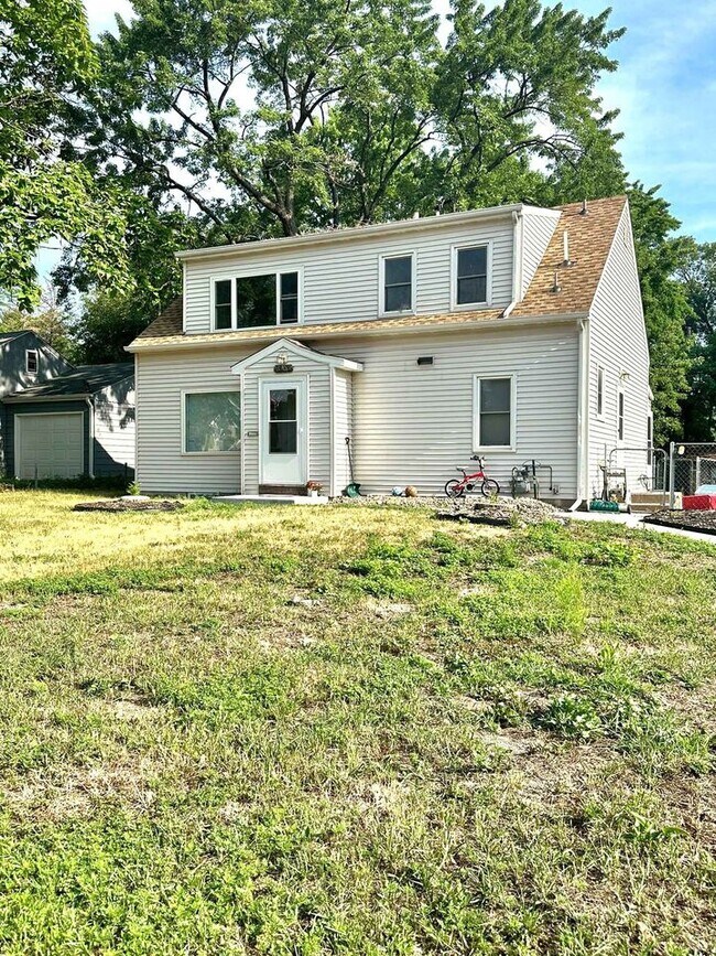 Building Photo - 6508 47th Ave N