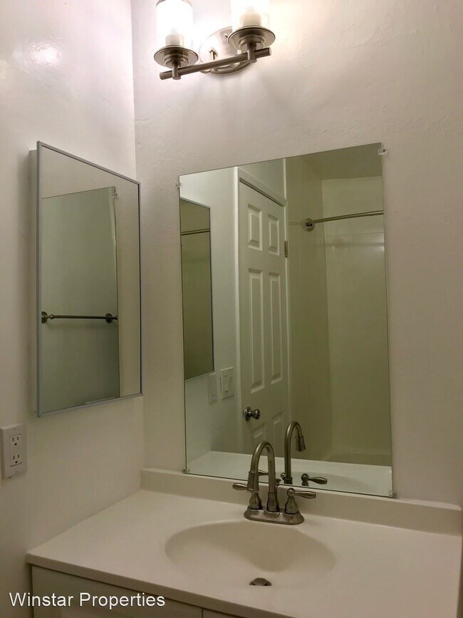 Building Photo - 2 br, 1 bath Apartment - 317 E La Palma Ave