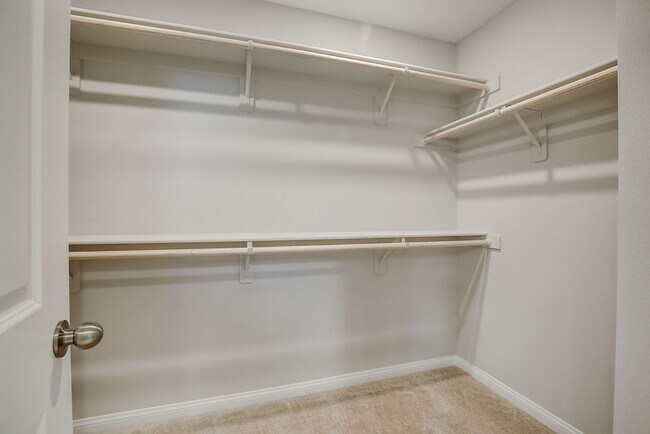 Building Photo - 10643 Enridge Ave