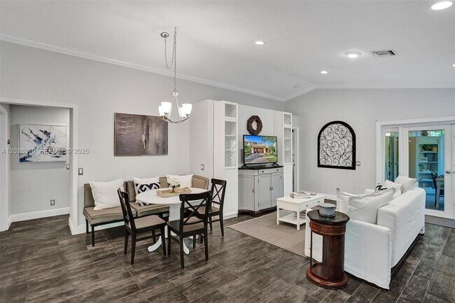 Building Photo - 1479 Sunset Way