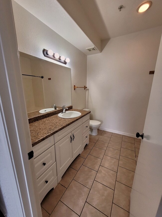 Building Photo - Kingman Resort Homes