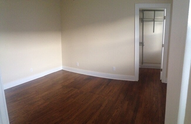 Building Photo - 116 Oak Hill Ave Ave