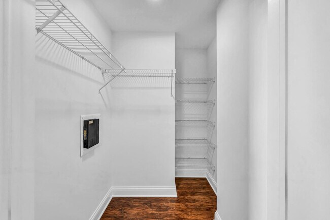Building Photo - 410 Superior Ave