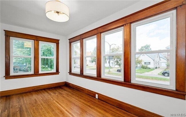 Building Photo - 33 Harding Rd