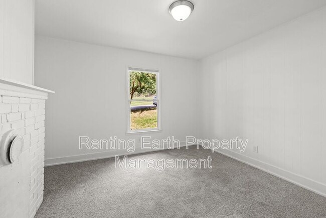 Building Photo - 514 81st St S