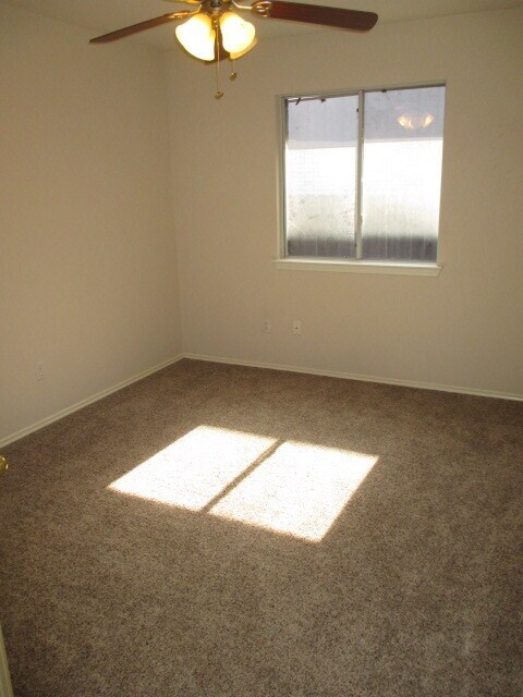 Building Photo - 9401 Bradner Dr