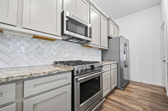 Building Photo - 4743 Glen Isle Dr