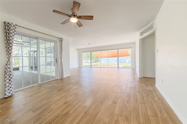 Building Photo - 1458 Alwynne Dr N