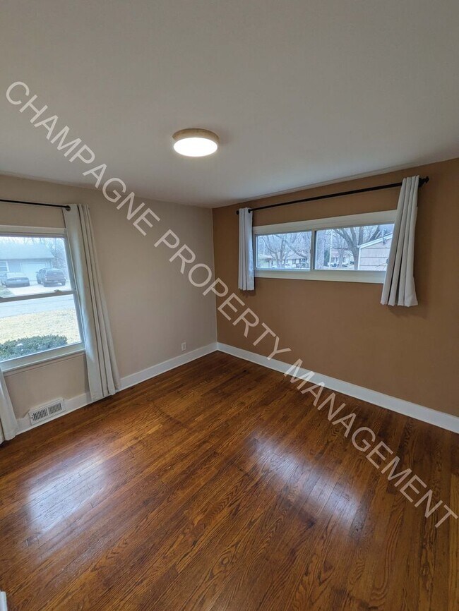 Building Photo - Single Family Home in South KC
