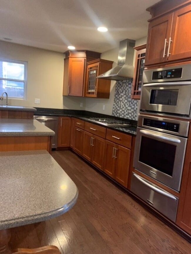 Building Photo - Absolutely Stunning Single Family in Bloomfield!