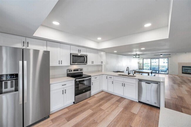 Building Photo - 745 Pinellas Bayway S