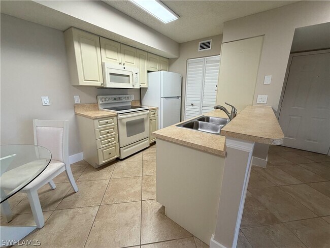 Building Photo - 2094 Arbour Walk Cir