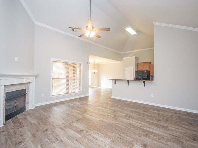 Building Photo - Gorgeous Corner-Lot Home in Canebrake Club – Lawn Care Included