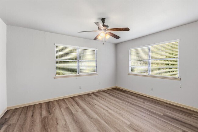 Building Photo - 2414 Havenside Dr