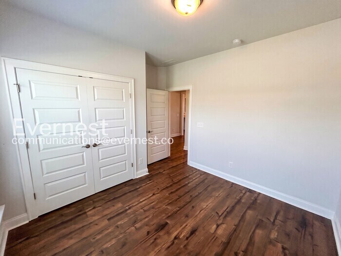 Building Photo - 1122 Carlisle Pl