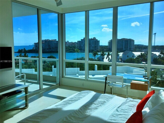 Building Photo - 100 South Pointe Dr