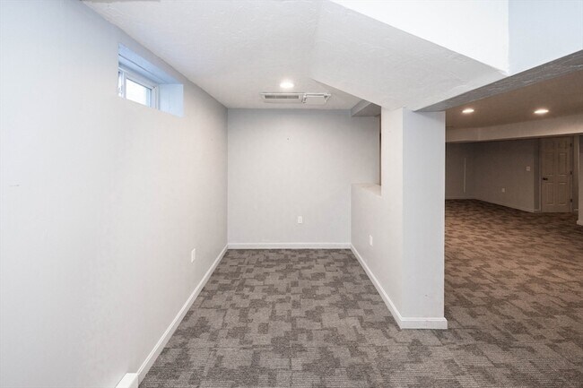 Building Photo - 4 Cyrus Way