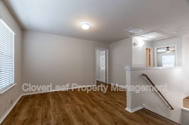 Building Photo - 802 Amber Knoll