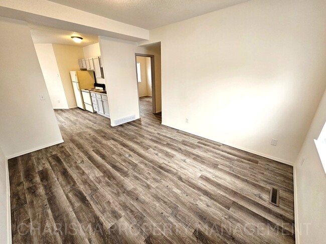 Building Photo - Cozy Two-Bedroom Apartment – Great Locatio...
