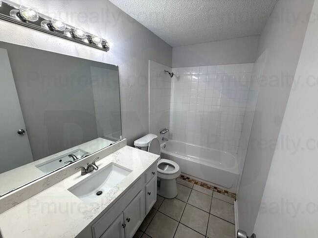 Building Photo - AVAILABLE NOW!!! Charming 3 bed 2 bath in Glen Heights