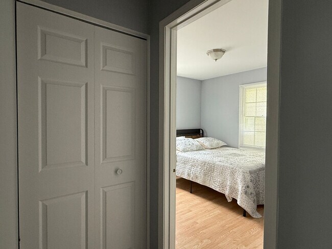 Building Photo - 501 N Dickson St