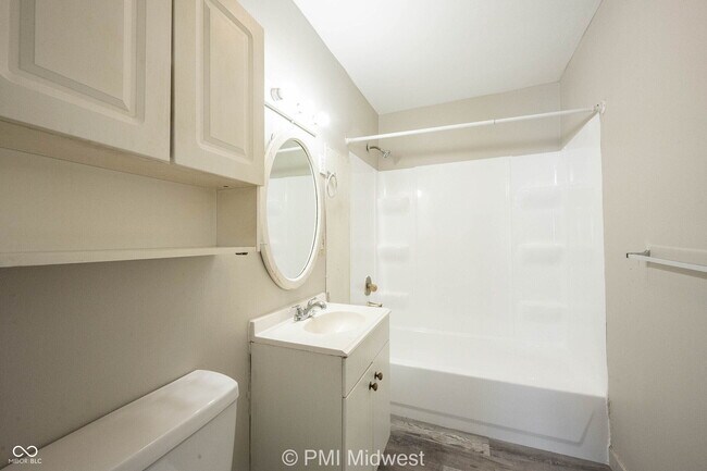 Building Photo - 4881 300W