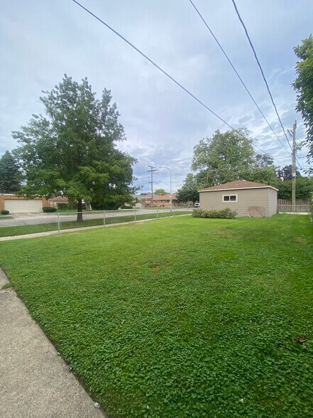 Building Photo - 735 Hull Ave