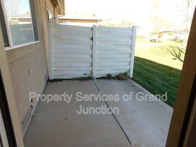 Building Photo - 566 1/2 Garden Grove Court