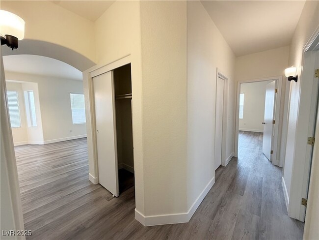 Building Photo - 1605 Woodward Heights Way
