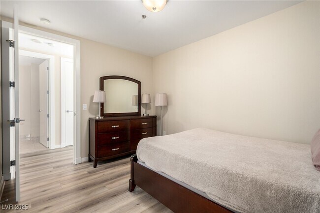 Building Photo - 4575 Dean Martin Dr