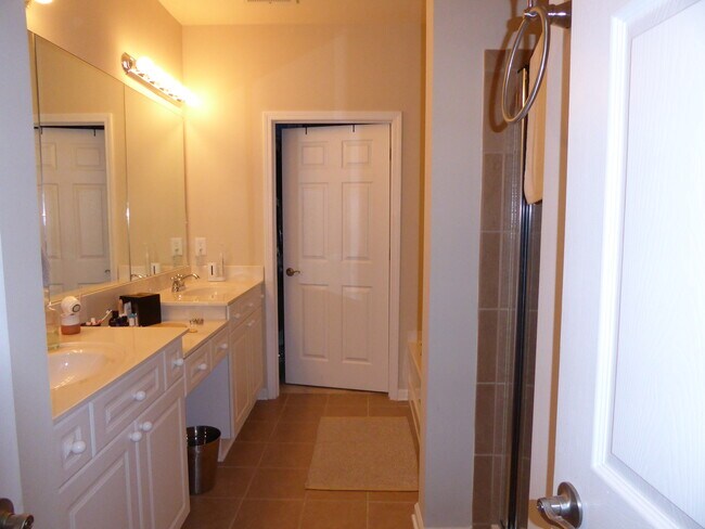 Building Photo - 3150 Woodwalk Dr SE