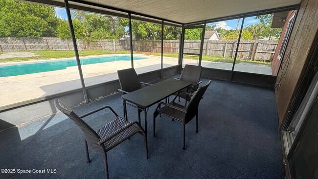 Building Photo - 496 Poinciana Dr