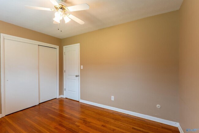 Building Photo - 612 Marion Dr