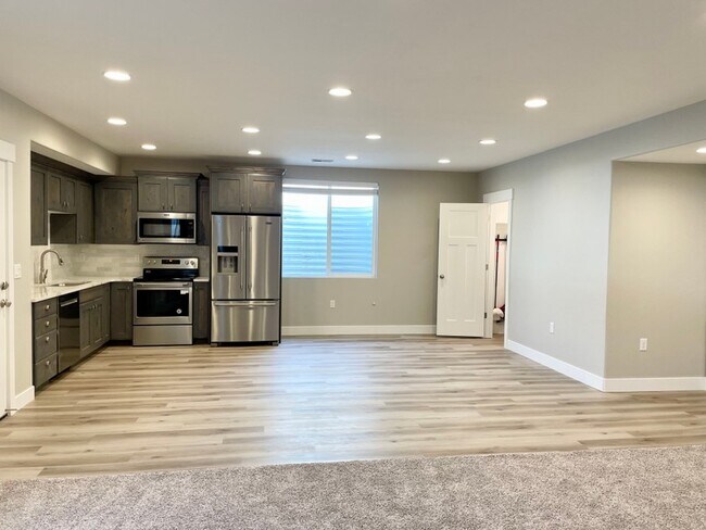 Building Photo - 6953 Canyon Meadows Dr