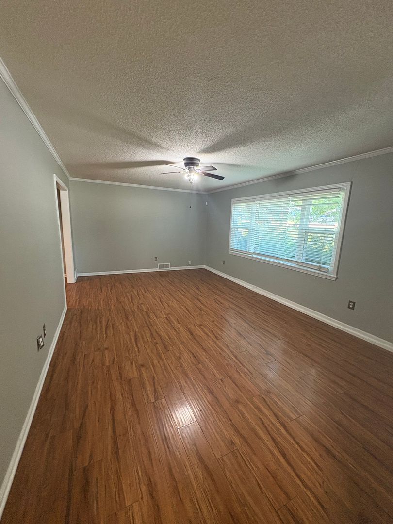 Building Photo - 2805 W 75th St