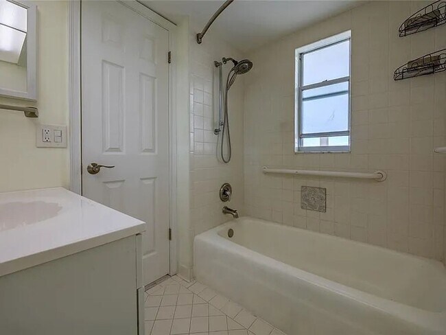 Building Photo - 10th FLR 2B/2BA Waterfront with Panoramic Intercoastal Views in 55+ Community