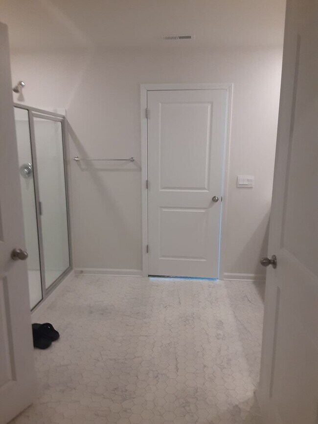 Building Photo - Charming Four Bedroom Home in Southeast Columbia!