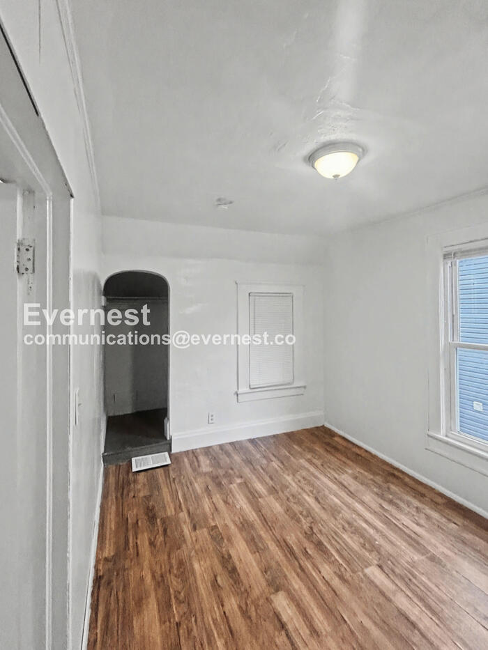 Building Photo - 3880 W 37th St