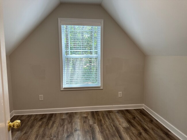 Building Photo - Two Bedroom Townhouse in Sherrills Ford wi...