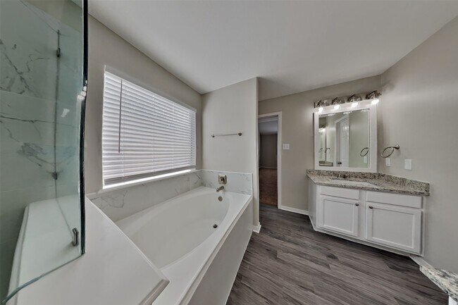 Building Photo - 6607 Portlick Dr