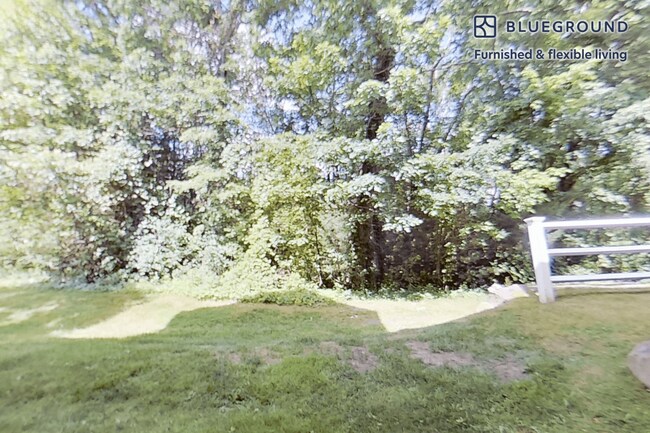 Building Photo - 200 Avalon Dr