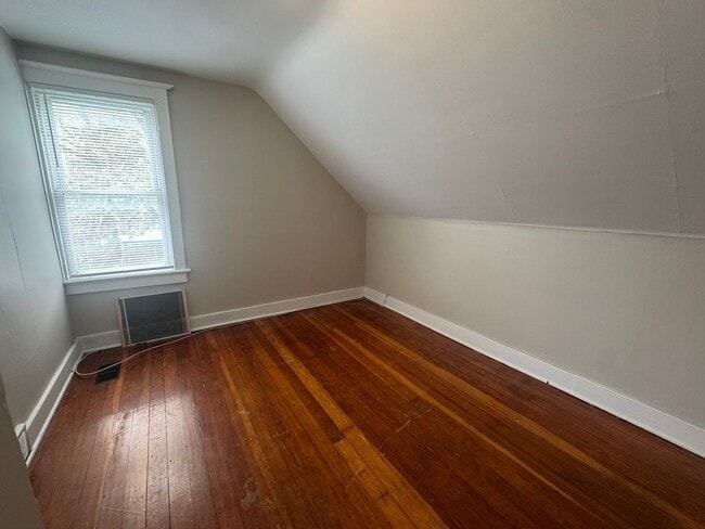 Building Photo - 109 Stenson St
