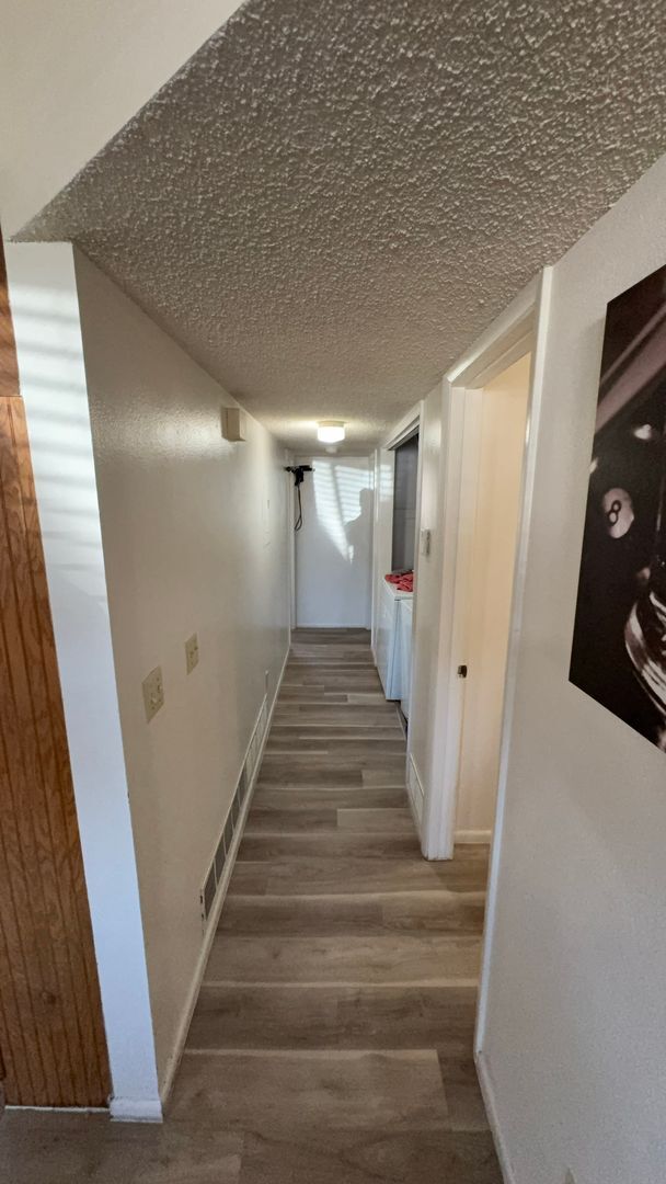 Building Photo - 2 Bedroom - 1 bath apartment