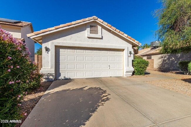 Building Photo - 4326 E Rosemonte Dr
